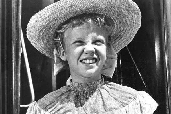 Hayley Mills Finally Gets Her Oscar!
