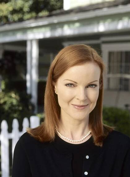 Fanouškům padá brada. Zoufalá manželka Marcia Cross vypadá po ozařování a chemoterapii pořád stejně krásně a mladě