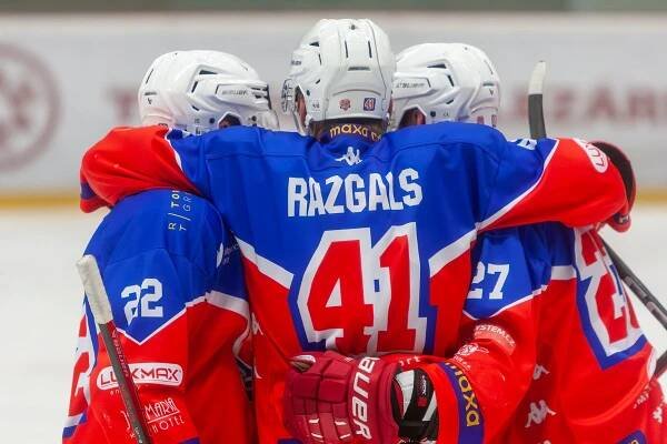 SESTŘIH: Piráti Chomutov vs HC RT TORAX Poruba 2011 0:3