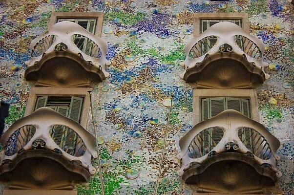 Barcelona Itinerary: 5 days in Gaudí’s Metropole (with day trips)