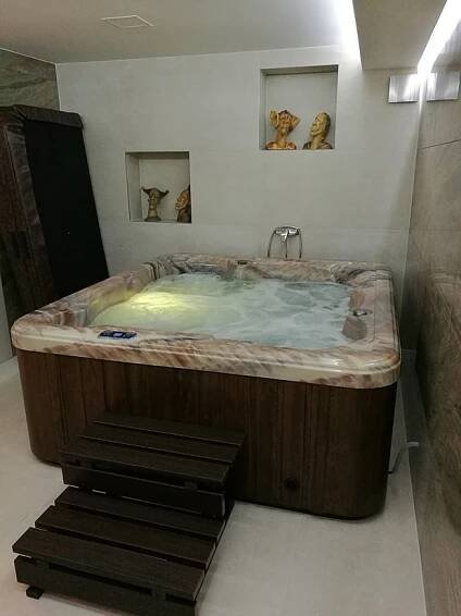 Reference | vířivky venkovní, swim spa, bazény