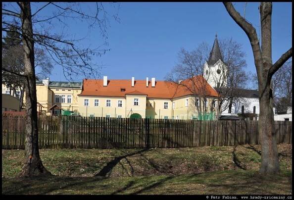 Dolní Počernice – fotografie / hrady-zriceniny.cz