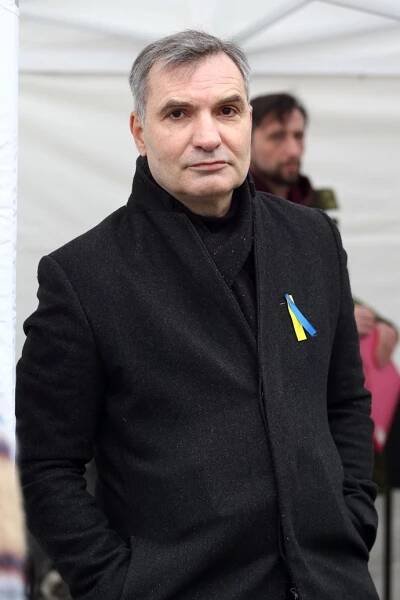 FOTO: Herec a zpěvák Jiří Macháček. – stránka 141