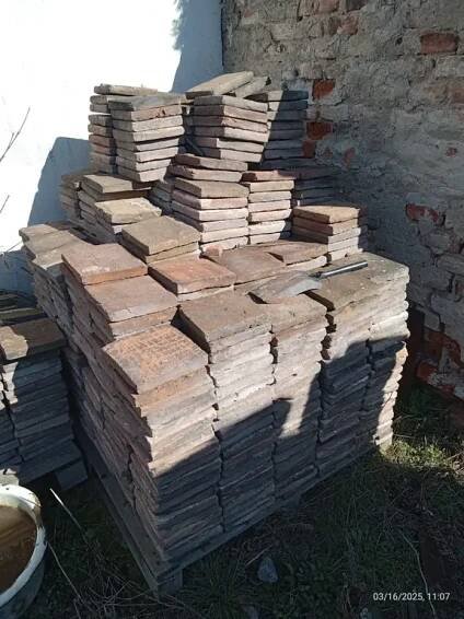 Půdovky 18,5 x 18,5 x 3 cm - Čelákovice - Bazar