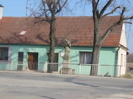 Soubor:Křižanovice, Jan Nepomucký.jpg – Wikipedie