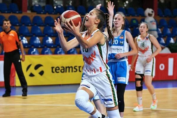 Basketbalové ceny putovaly do Brna, hráči roku se stali Bálint a Hamzová