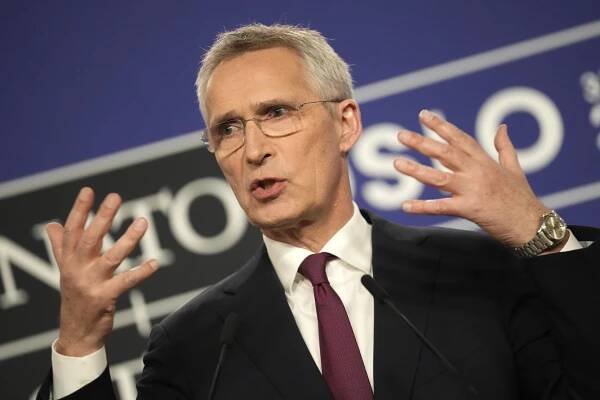 Generálny tajomník NATO vyzval členské štáty na dodávky munície Ukrajine
