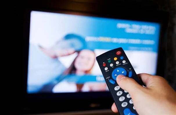 Televize přes internet útočí. Láká na nové filmy, ve hře jsou miliony diváků