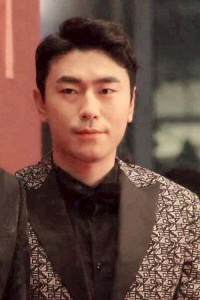 Lee Si-eon - Wikipedia