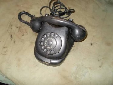 Starý bakelitový telefonní přístroj,TESLA Liptovský Hrádok,1965