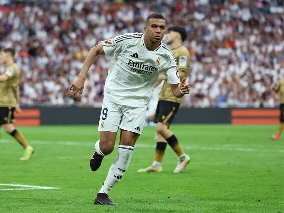PSG: Hráči týmu z Paříže a jakou mají barvu dresu