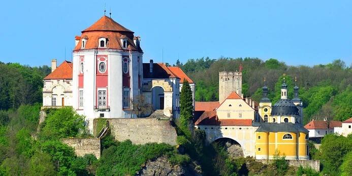 Podzimní pohoda a polopenze v podzámčí