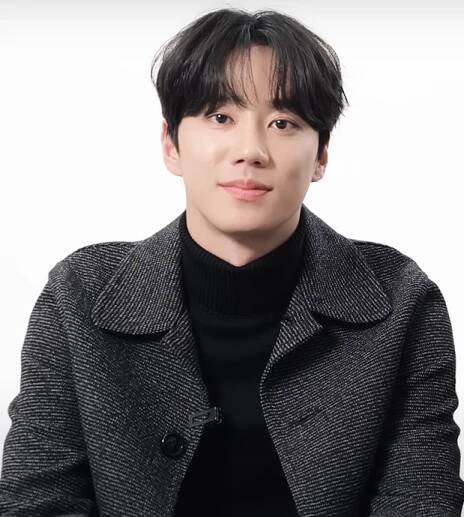 Lee Jun-young - Wikipedia