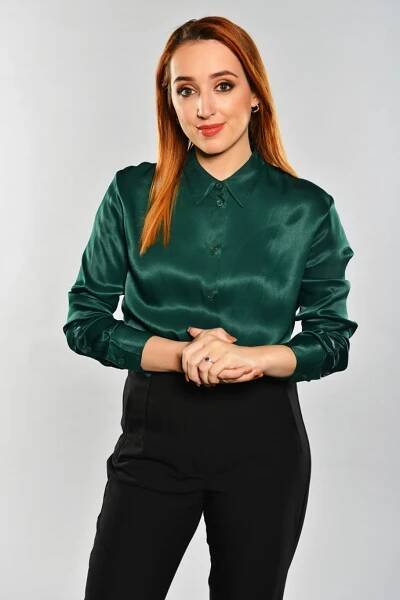 FOTO: Půvabná moderátorka Adéla Jelínková. – stránka 15