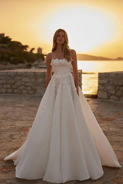 Wedding dresses wholesale from the manufacturer Elly Bride