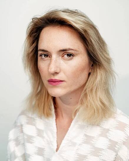 Rebeka Poláková: Deväťdesiate roky sú tu stále. Z nich pramení, kde sme ako spoločnosť dnes