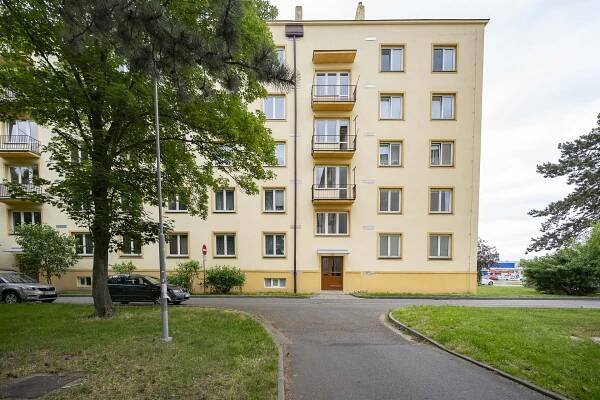 PRODÁNO – PRODEJ BYTU 2+1/54m² PARDUBICE VIŠŇOVKA – Privátní Makléřka – Štěpánka Mimrová