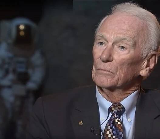 Pred 50 rokmi po Mesiaci naposledy kráčal človek, Eugene Cernan. Mal československé korene