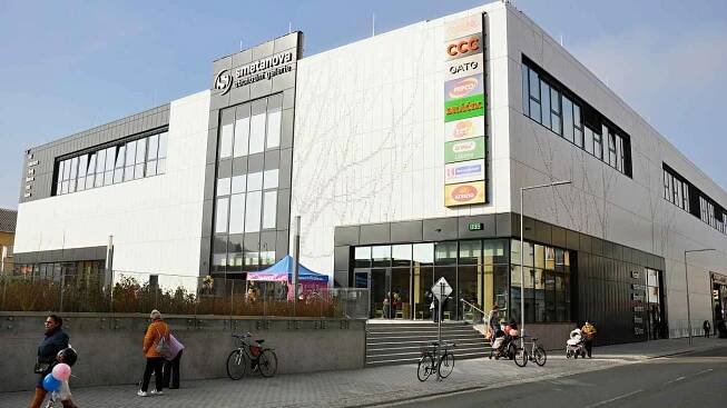 Parkoviště pod galerií je černou dírou na peníze, zní z opozice