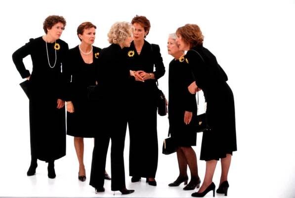 CALENDAR GIRLS, Linda Bassett, Julie Walters, Helen Mirren, Celia Imrie, Annette Crosbie, Penelope Wilton, 2003, (c) Touchstone