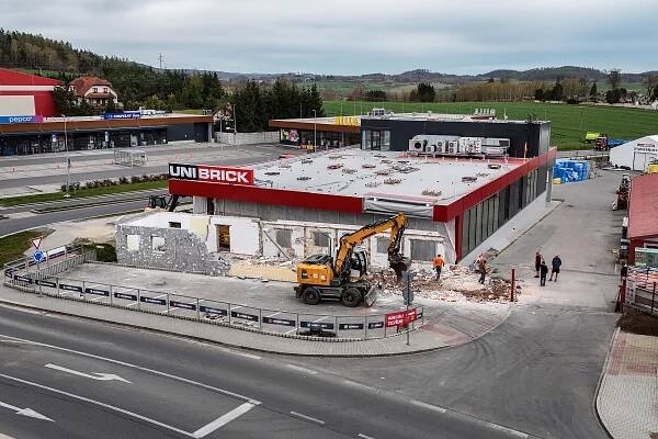STAVBA NOVÉ PRODEJNY V NEPOMUKU | Unibrick s.r.o 