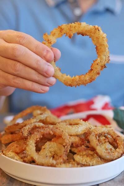 Onion rings in air fryer or pan fried (vegan)