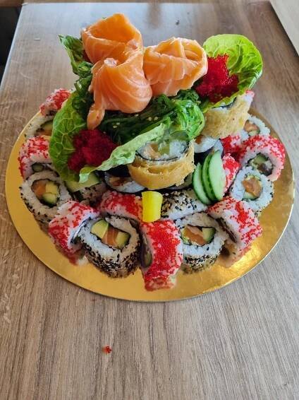 Dort z 57 nebo 62 ks sushi s rybami i avokádem v restauraci Zakup sushi