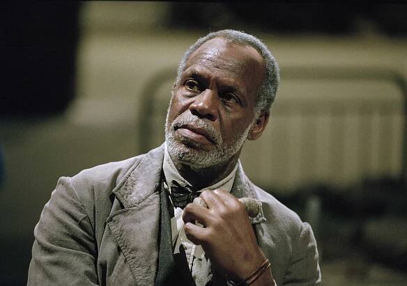 Political Activist Danny Glover Wallpaper