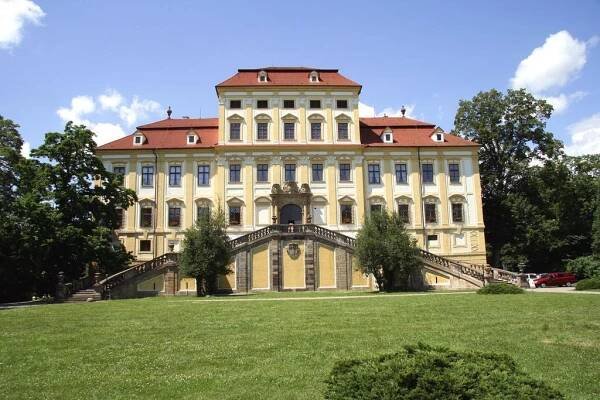 Zamek Cerveny Hradek Images