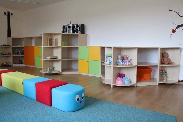 Galéria verejný interiér - Výroba nábytku na mieru