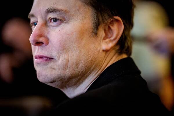 Elon Musk no se va de Tesla