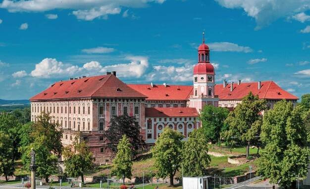 Zámek Roudnice nad Labem - čtvrtý největší zámecký objekt v ČR