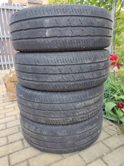 Letní pneu Continental 215/65 R16C použité 4ks (cena za všechny 4 ks) - Pneumatiky