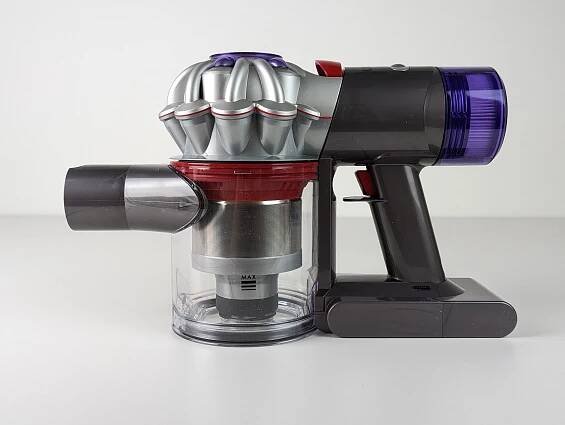 Recenze Dyson V8 Absolute 2022 - Testy & Srovnání 2025