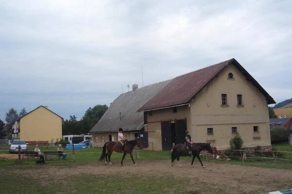 JEZDECKÝ KLUB LIPKA foto 1