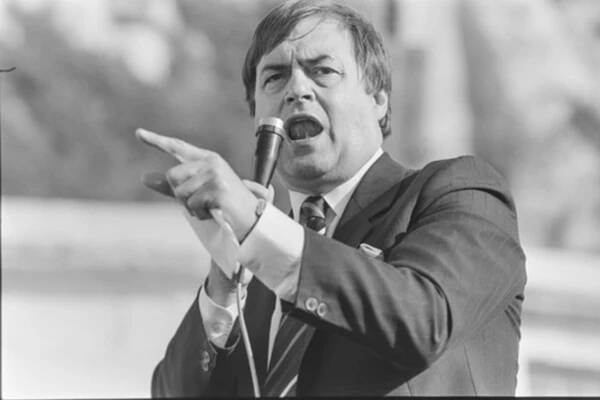 Bývalý britský vicepremiér John Prescott