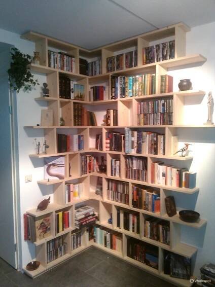 Boekenkast | Hoek boekenkast, Makkelijke huis decoratie, Huis ideeën