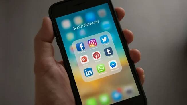 Austrálie je o krok blíž zákazu sociálních sítí pro děti