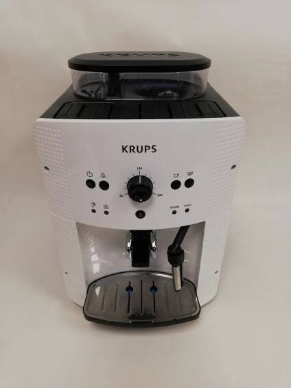 Espresso KRUPS EA810570 Essential Picto White 4990 Kč