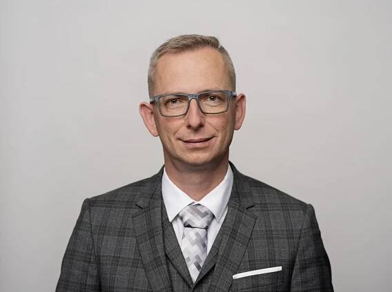 Návrh KDU-ČSL opomíjí rodičovská práva homosexuálních partnerů