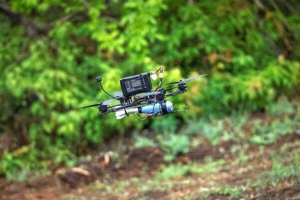 Smrt letí k Rusům. Podívejte se na největší světovou laboratoř dronové války
