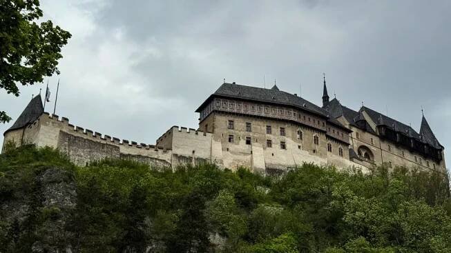 Výlet na Karlštejn: Tak levné jídlo jsme tady fakt nečekali, některé prohlídky ale stojí majlant