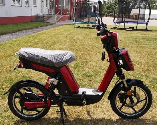 E-BABETA RACCEWAY vínová metalíza SESTAVENÁ 23900 Kč