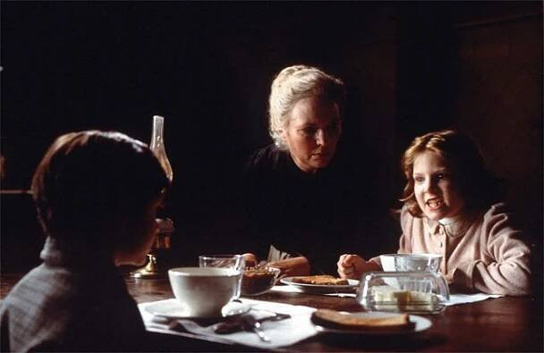Ti druzí - Z filmu - Fionnula Flanagan, Alakina Mann
