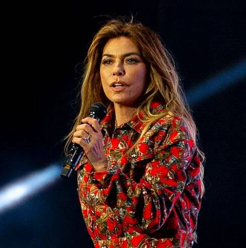 Shania Twain steps out with a fresh bouffant bob haircut for autumn 2024