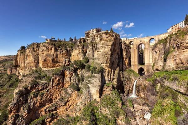 Experiences and attractions