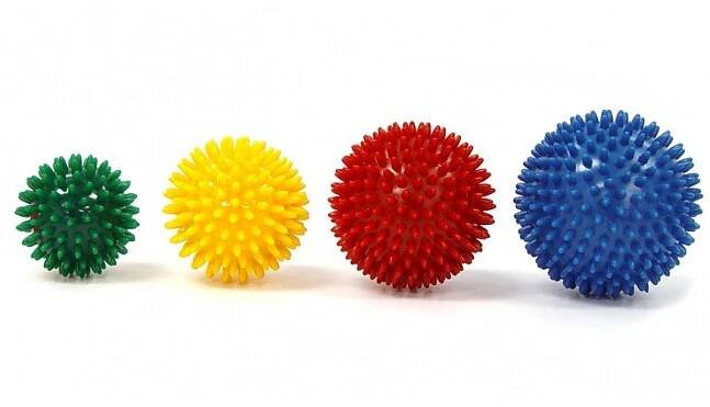 Masážní míček Yate Igelball 80 mm
