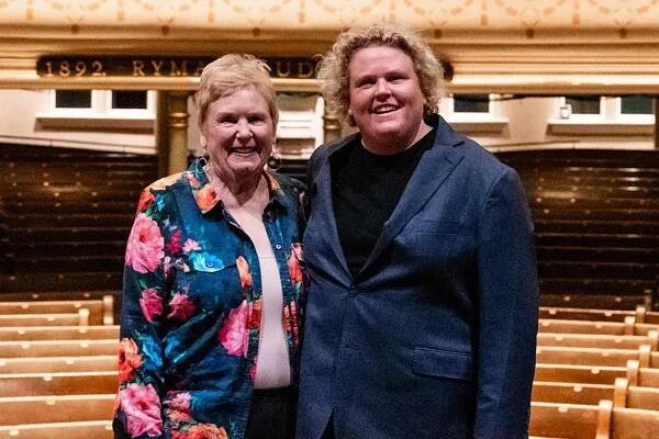 Comedian Fortune Feimster Reveals Her Mom Has 'Rare and Very Aggressive' Cancer: ‘It’s Unfortunately Not Curable’