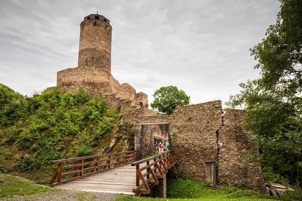 Dovolená v Chomutově: hotel v centru, snídaně či polopenze, vstup do zooparku a aquasvěta i na zámek