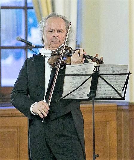 Václav Hudeček na zámku v Dobříši nenechal nikoho na pochybách o svém mistrovství | Náš REGION